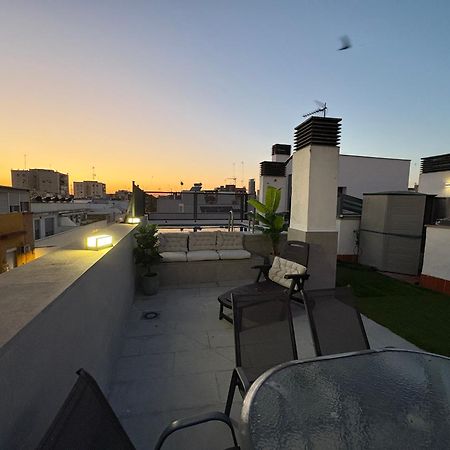 Atico Triana Con Piscina Privada Lägenhet Sevilla Exteriör bild